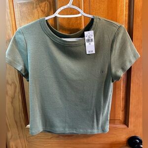NWT Crop Tee 💚